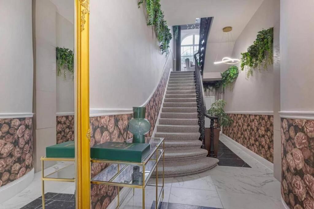 Stylish Hyde Park Home By Tube Stations With Elevator 런던 외부 사진