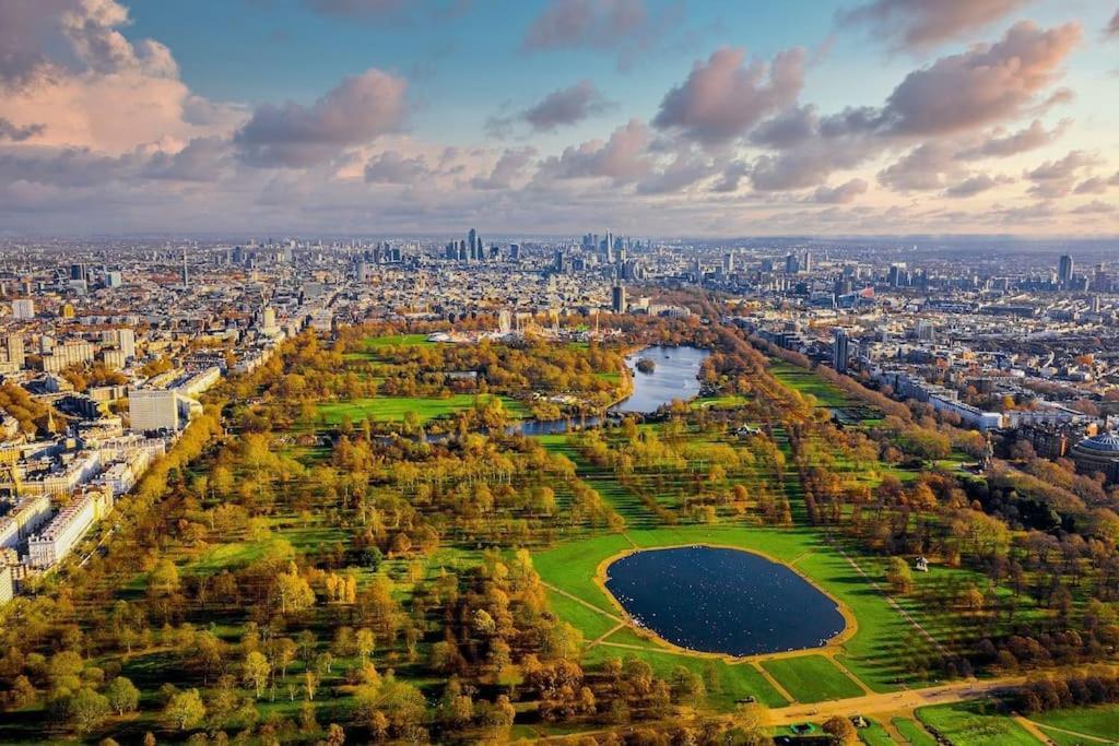 Stylish Hyde Park Home By Tube Stations With Elevator 런던 외부 사진
