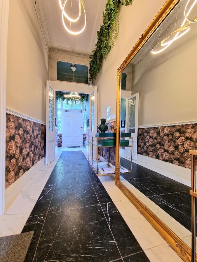 Stylish Hyde Park Home By Tube Stations With Elevator 런던 외부 사진