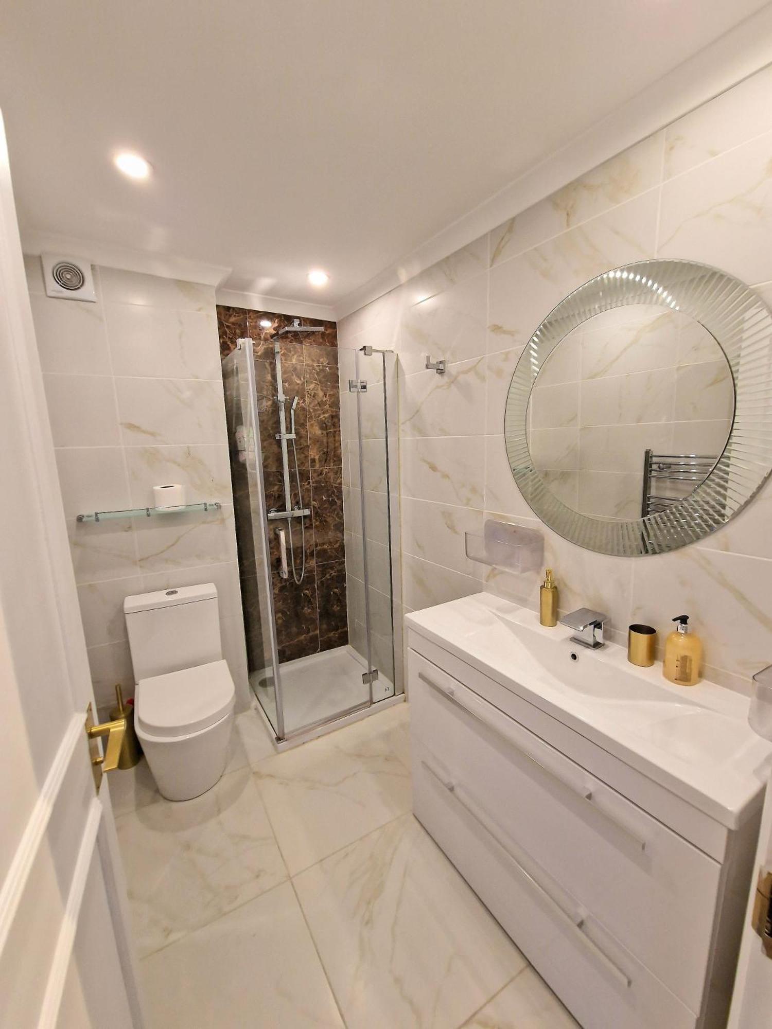 Stylish Hyde Park Home By Tube Stations With Elevator 런던 외부 사진