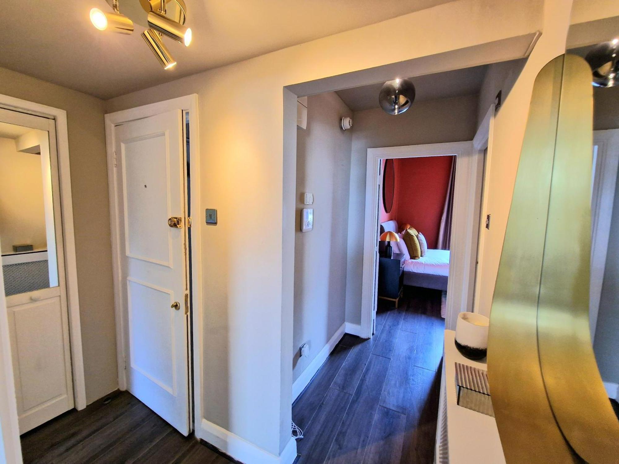 Stylish Hyde Park Home By Tube Stations With Elevator 런던 외부 사진