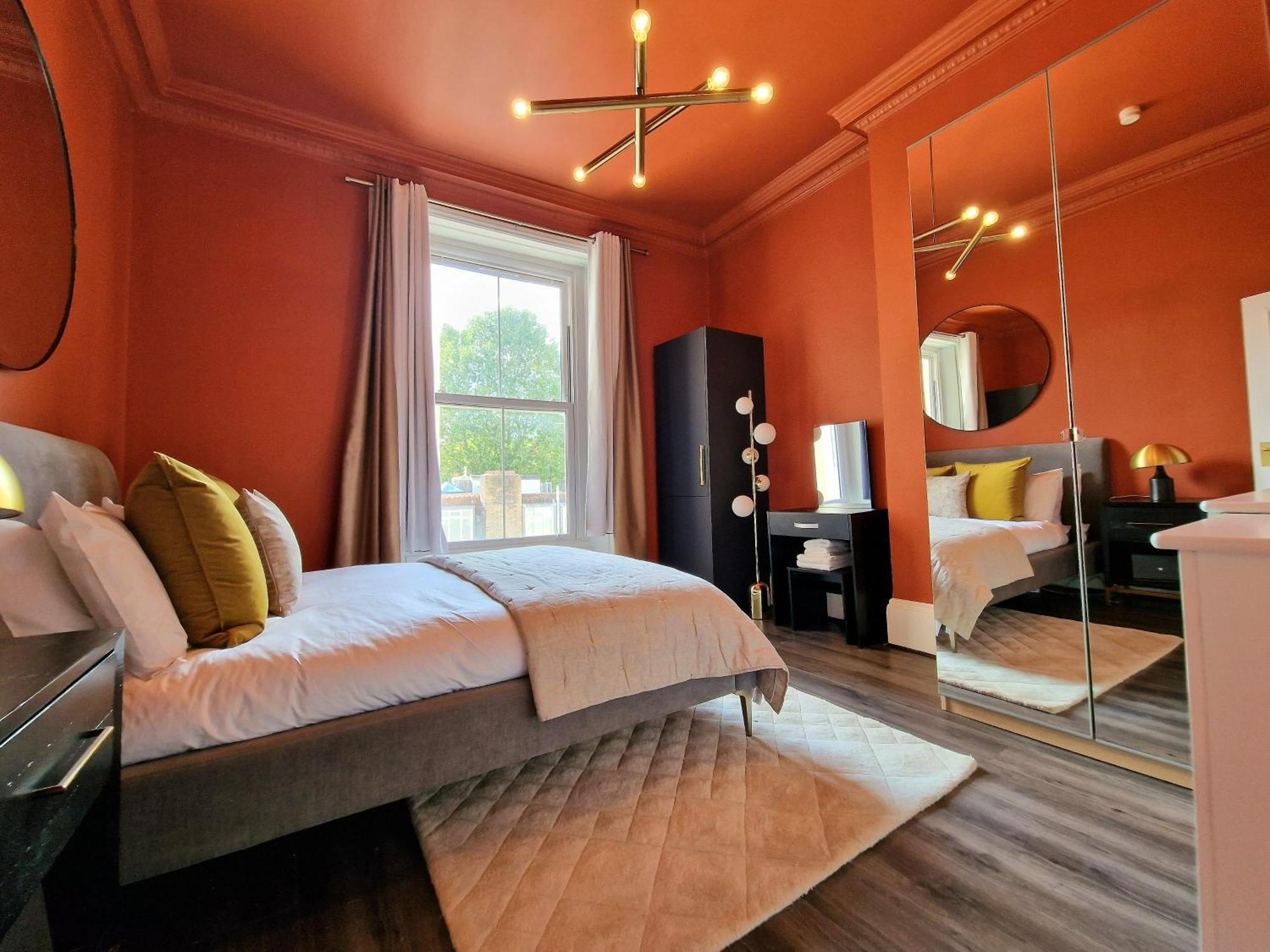 Stylish Hyde Park Home By Tube Stations With Elevator 런던 외부 사진