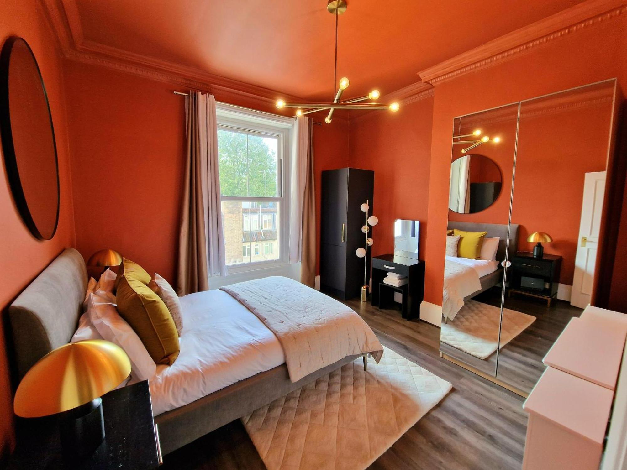 Stylish Hyde Park Home By Tube Stations With Elevator 런던 외부 사진