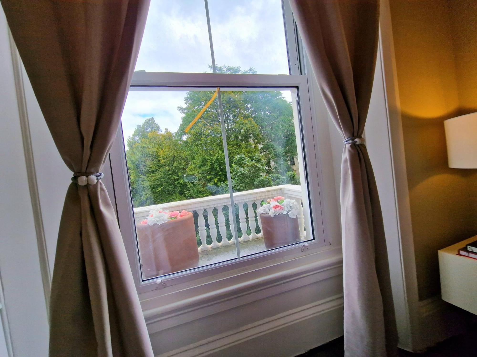 Stylish Hyde Park Home By Tube Stations With Elevator 런던 외부 사진
