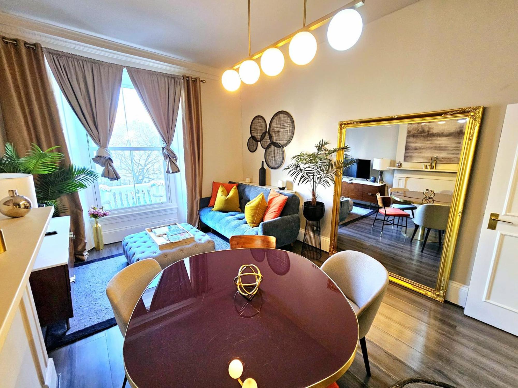Stylish Hyde Park Home By Tube Stations With Elevator 런던 외부 사진