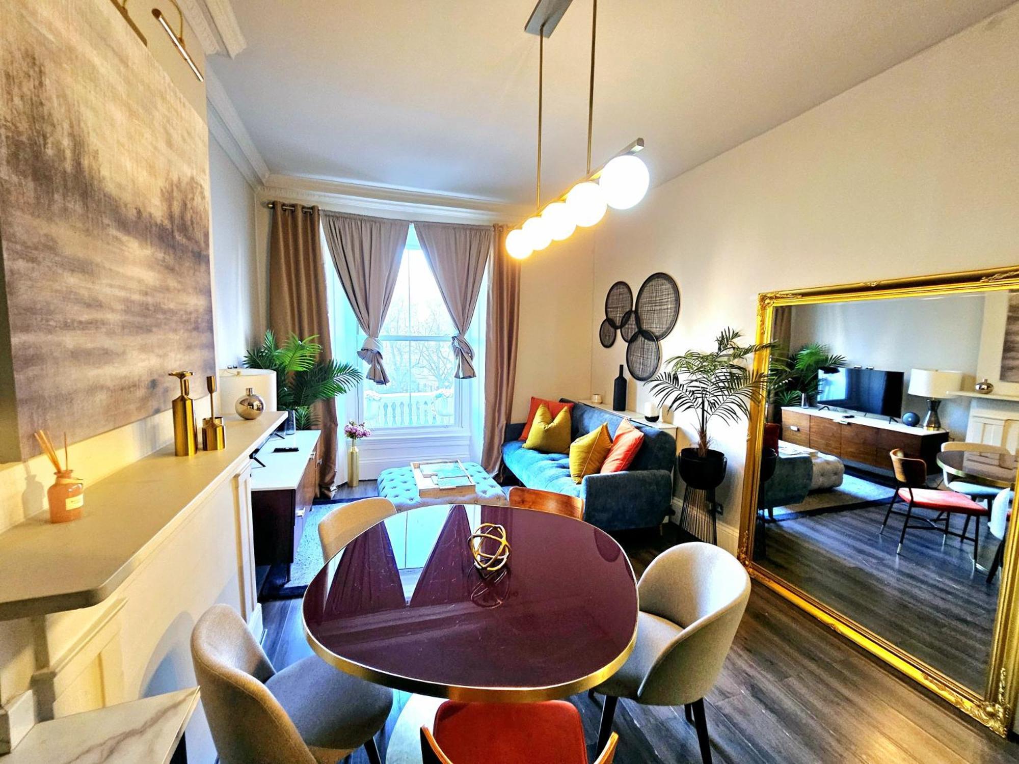 Stylish Hyde Park Home By Tube Stations With Elevator 런던 외부 사진