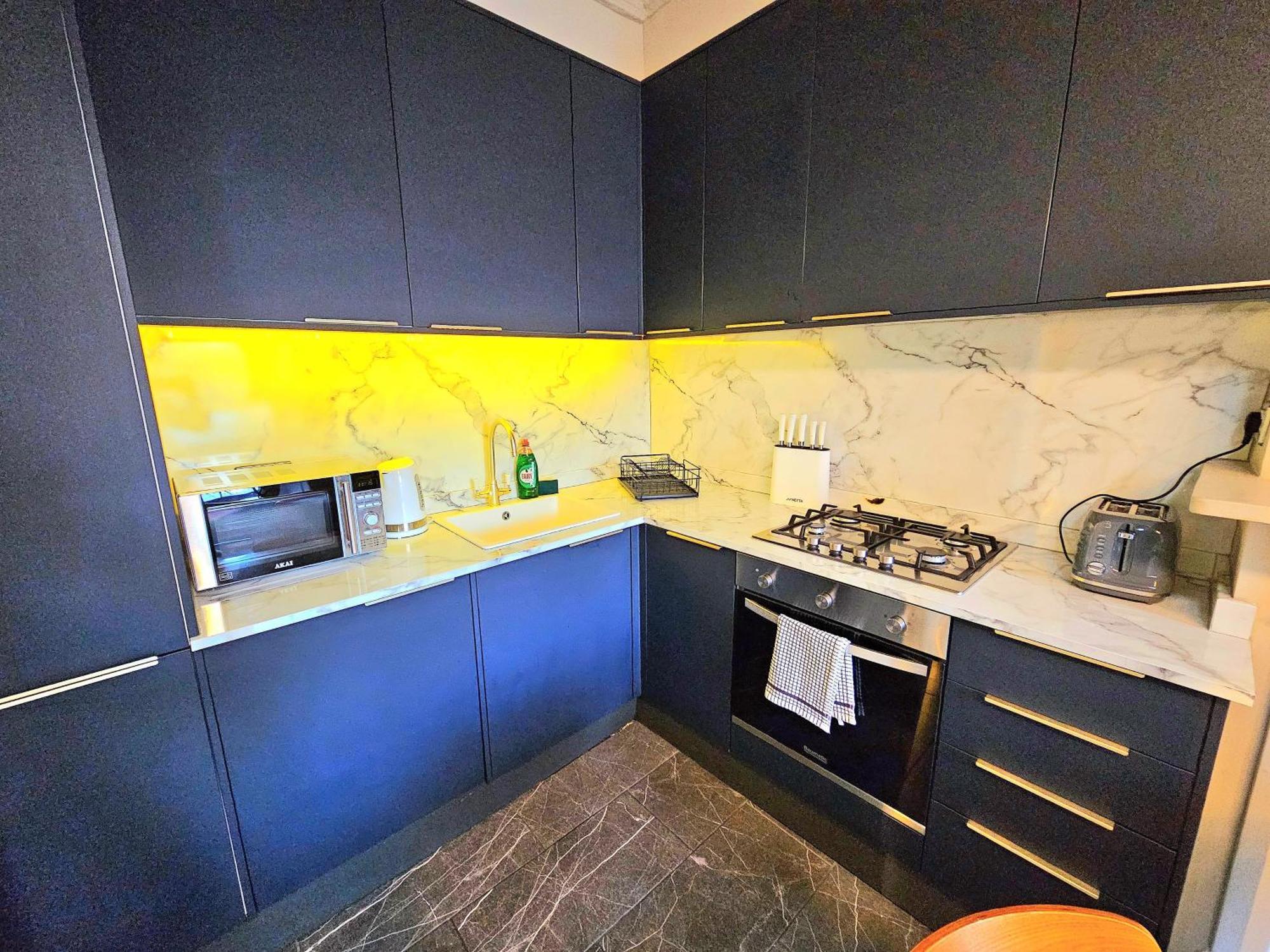 Stylish Hyde Park Home By Tube Stations With Elevator 런던 외부 사진