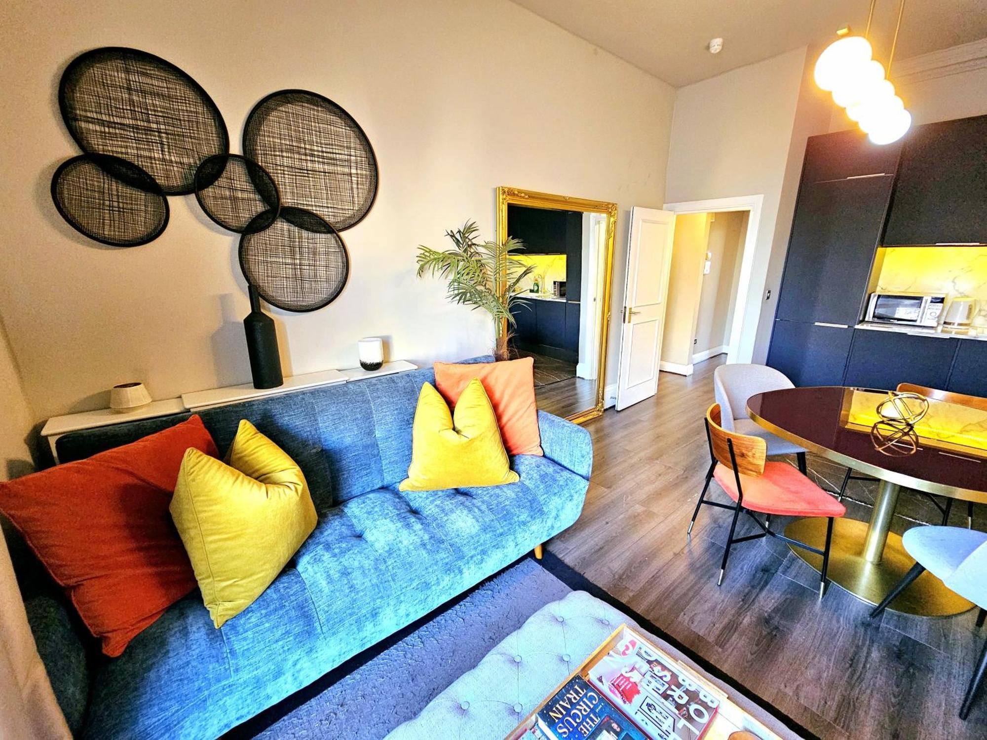 Stylish Hyde Park Home By Tube Stations With Elevator 런던 외부 사진