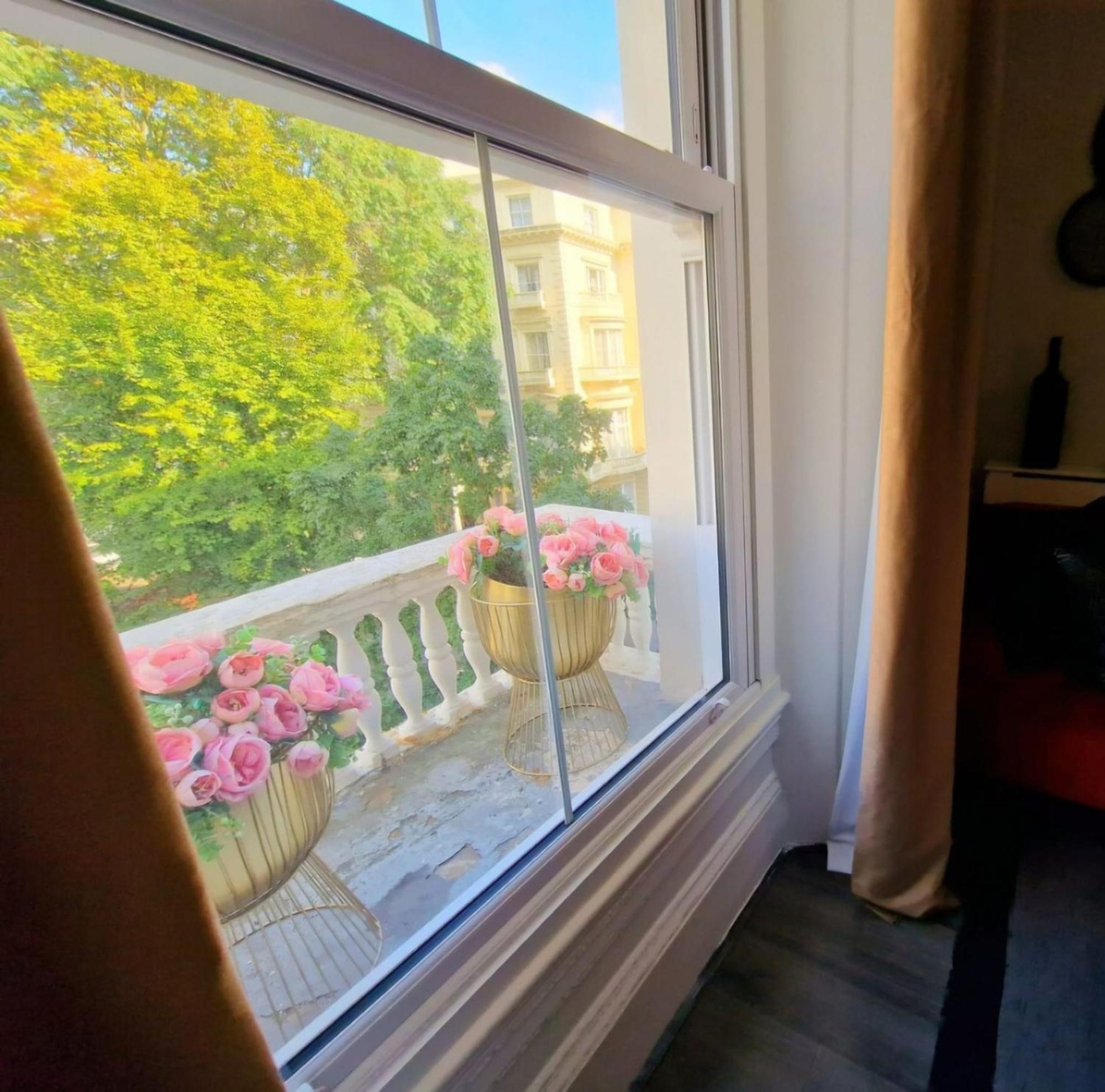 Stylish Hyde Park Home By Tube Stations With Elevator 런던 외부 사진